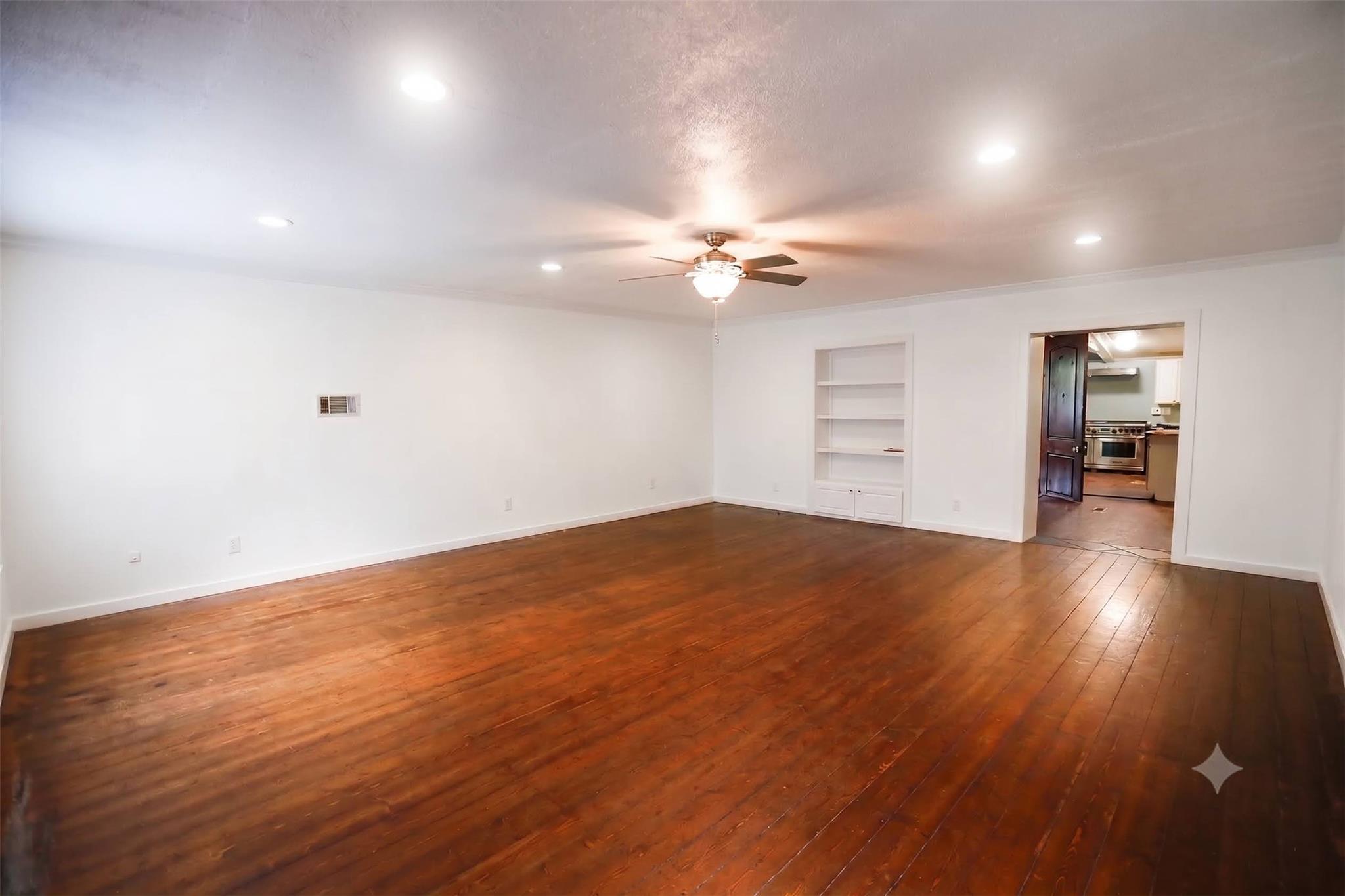 1125 San Augustine DR — photo 4