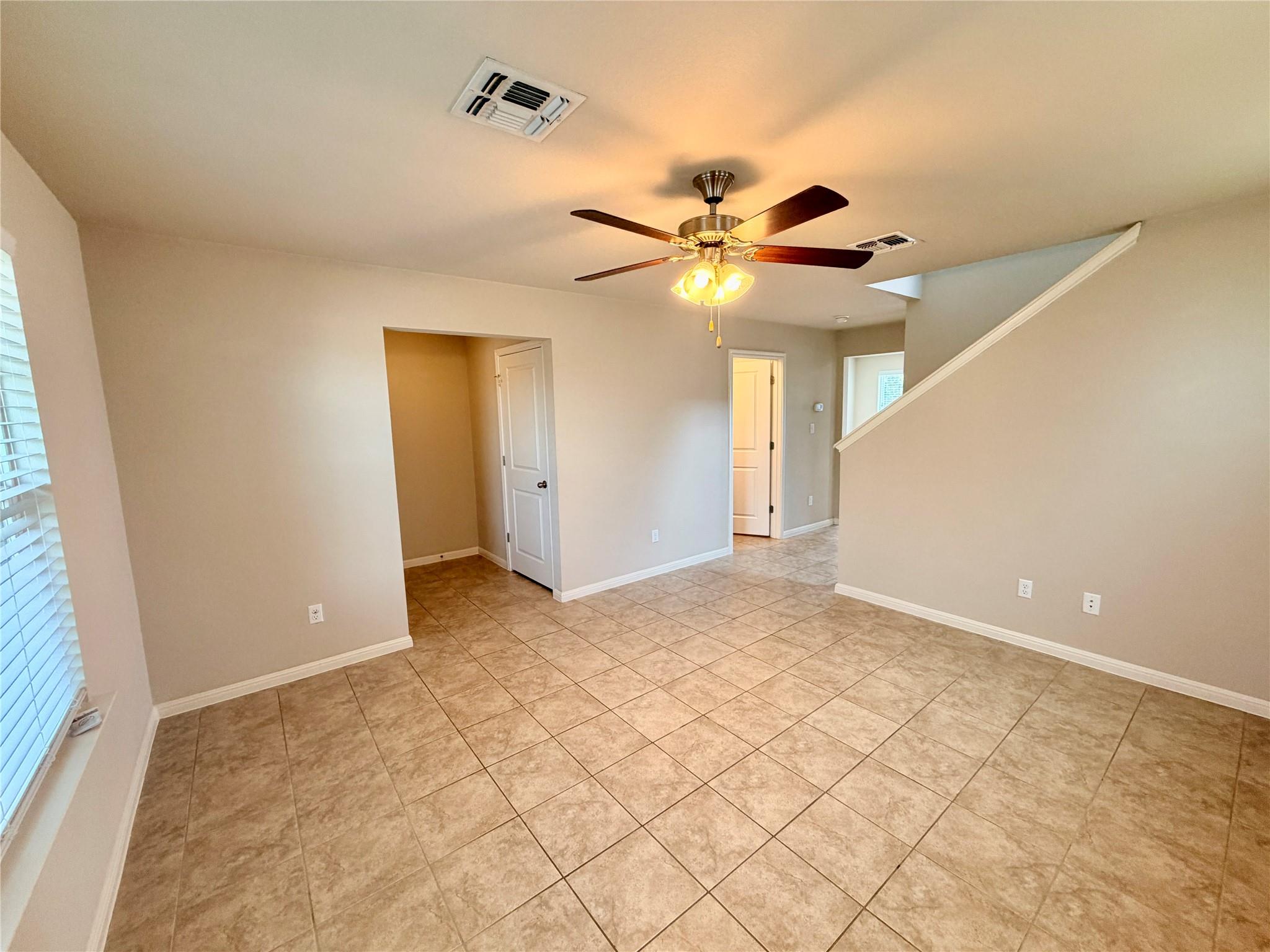 1010 Sand Post PL — photo 3