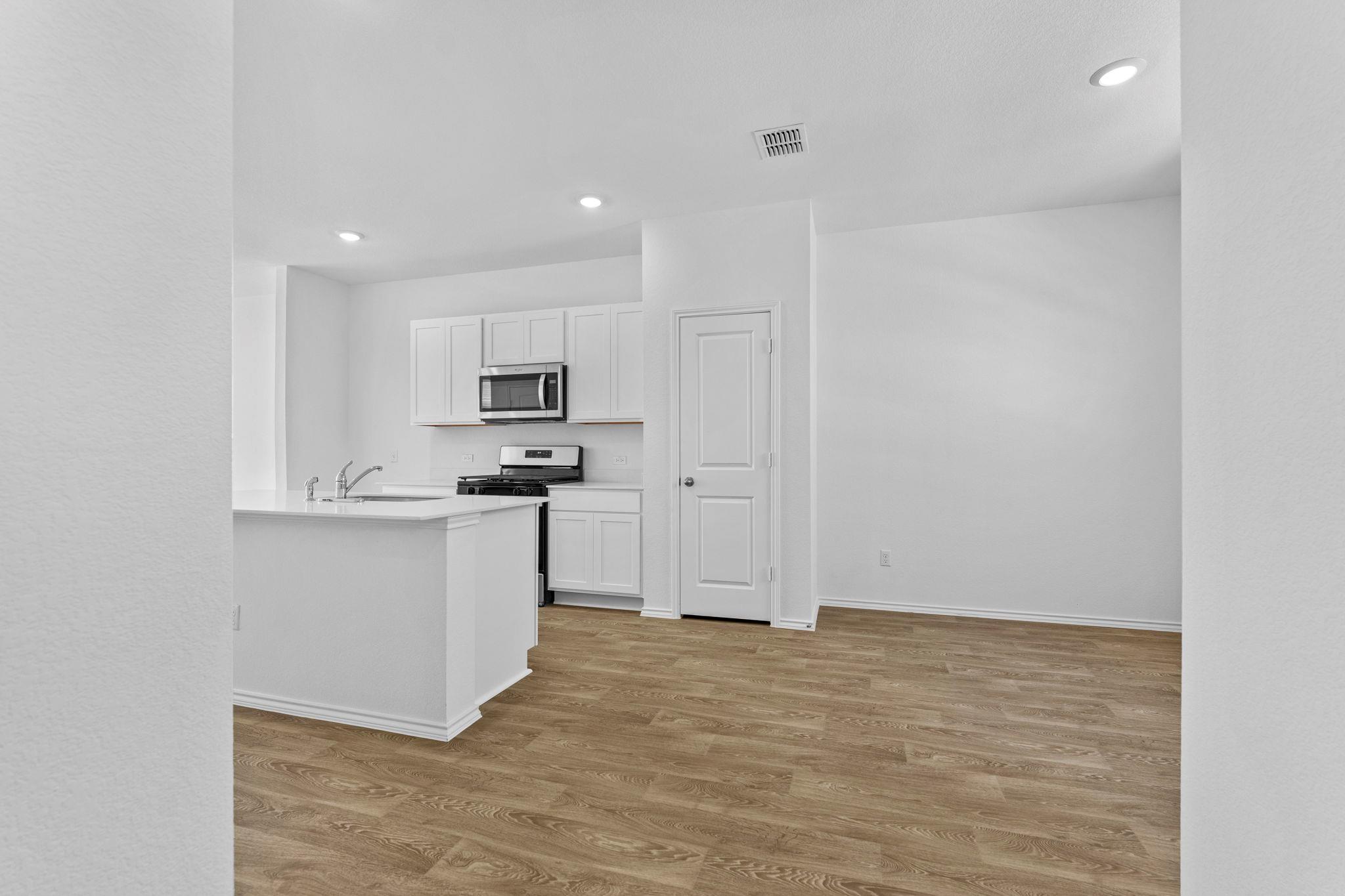 304 Constanza TRL — photo 4