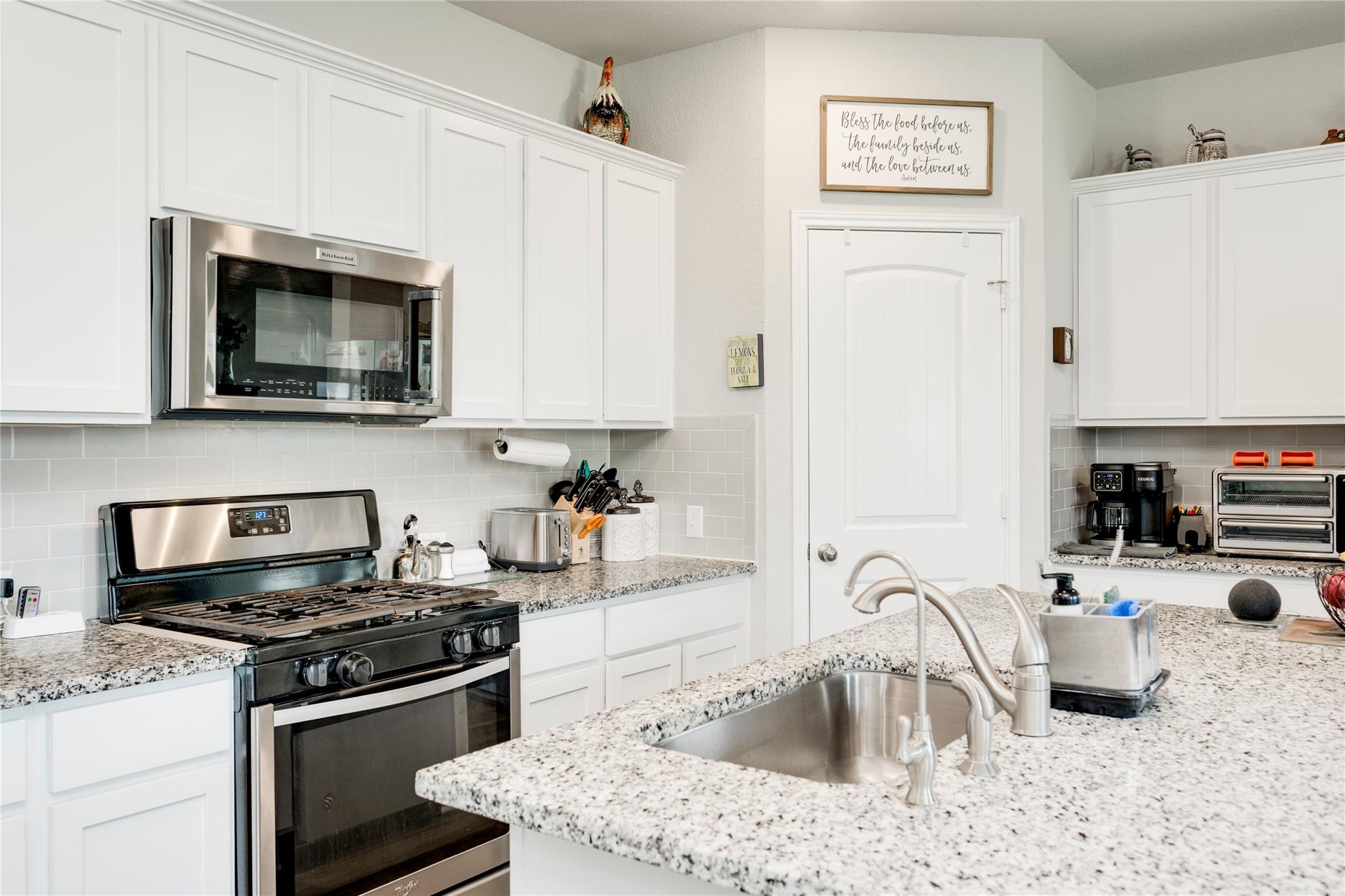713 Bluffview DR — photo 4