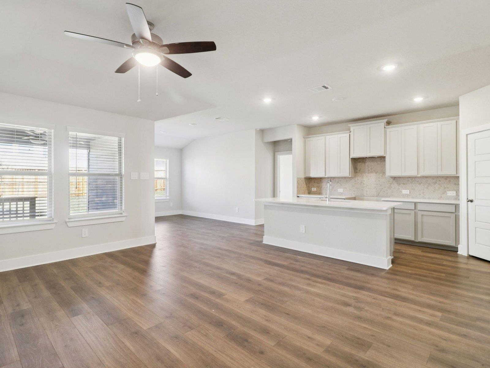 1544 Zion DR — photo 5