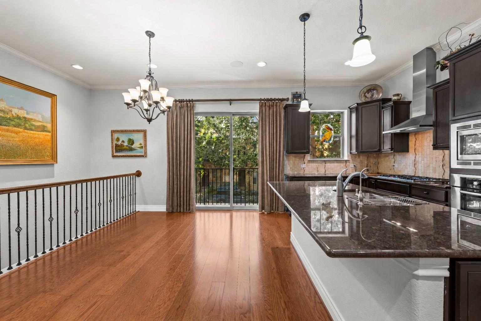 204 Adams ST — photo 4