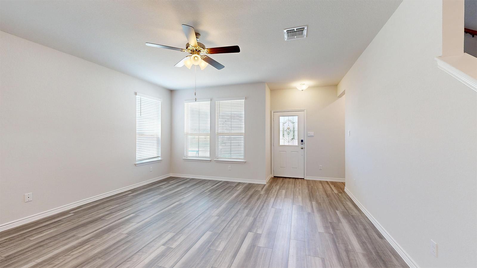225 Dora DR — photo 3