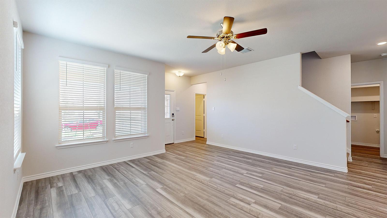 225 Dora DR — photo 4