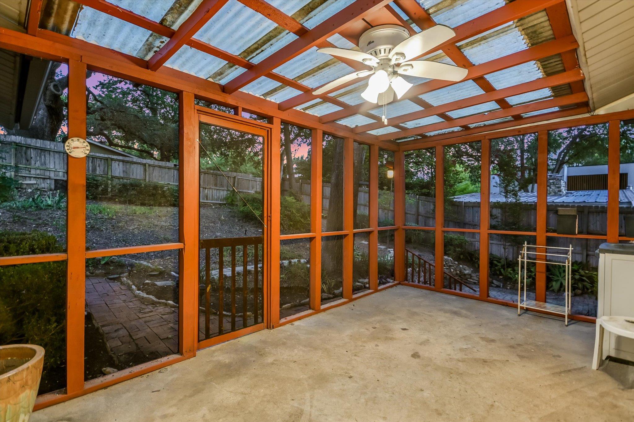 1113 BLUEBONNET LN — photo 4