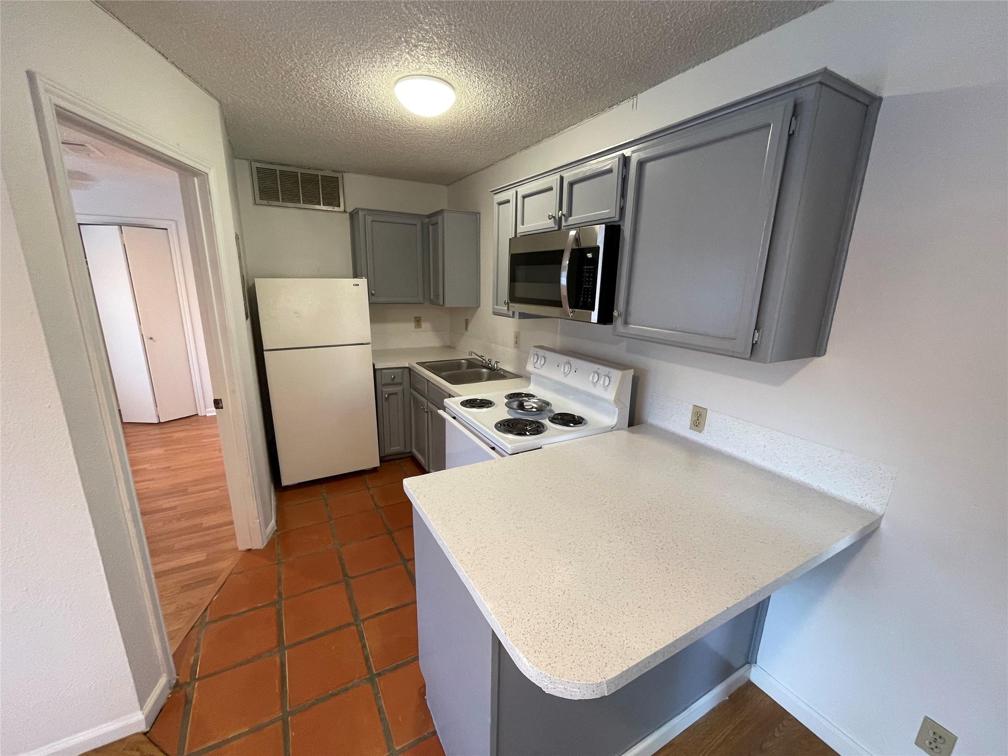 2514 Pearl ST #103 — photo 3
