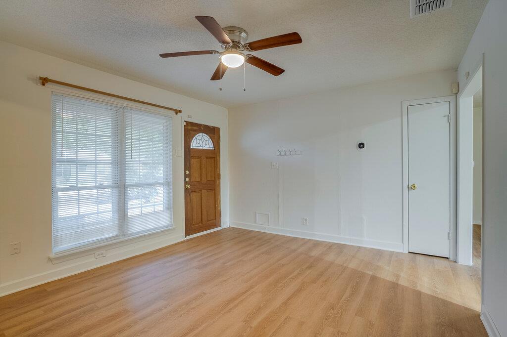 509 Treys WAY — photo 5