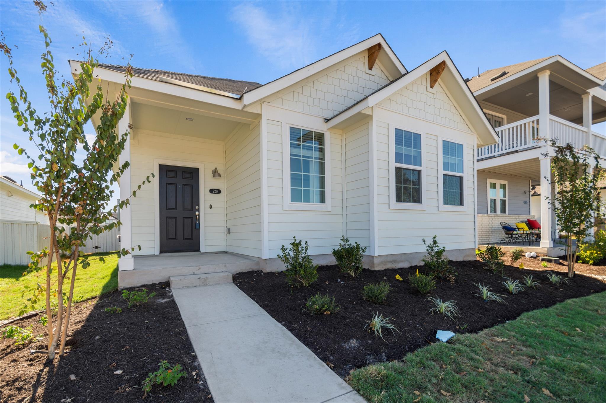 220 Fabion ST — photo 3