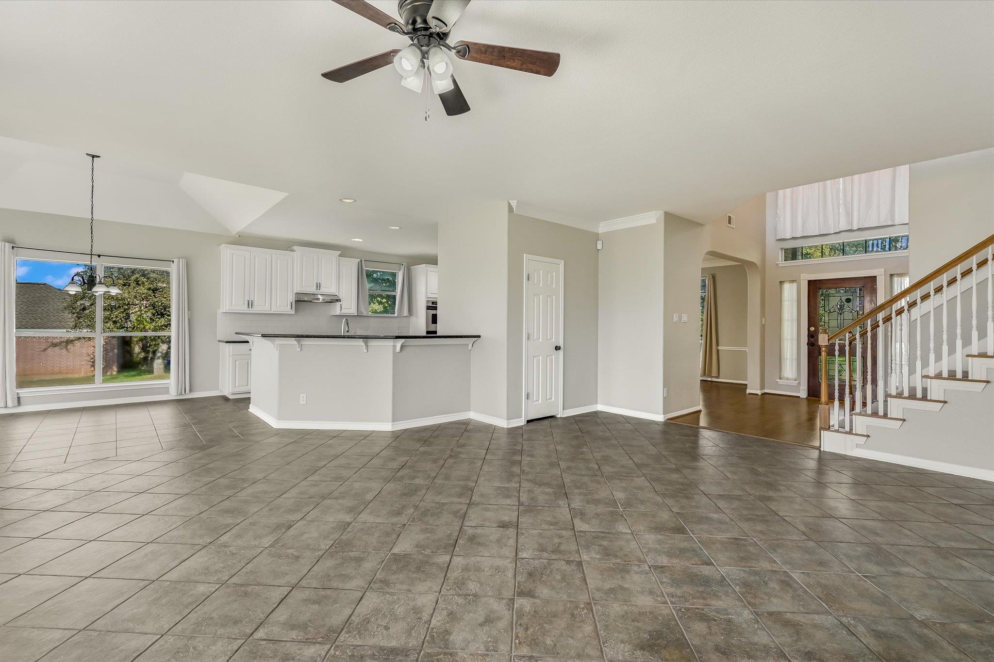 10802 Hastings LN — photo 4