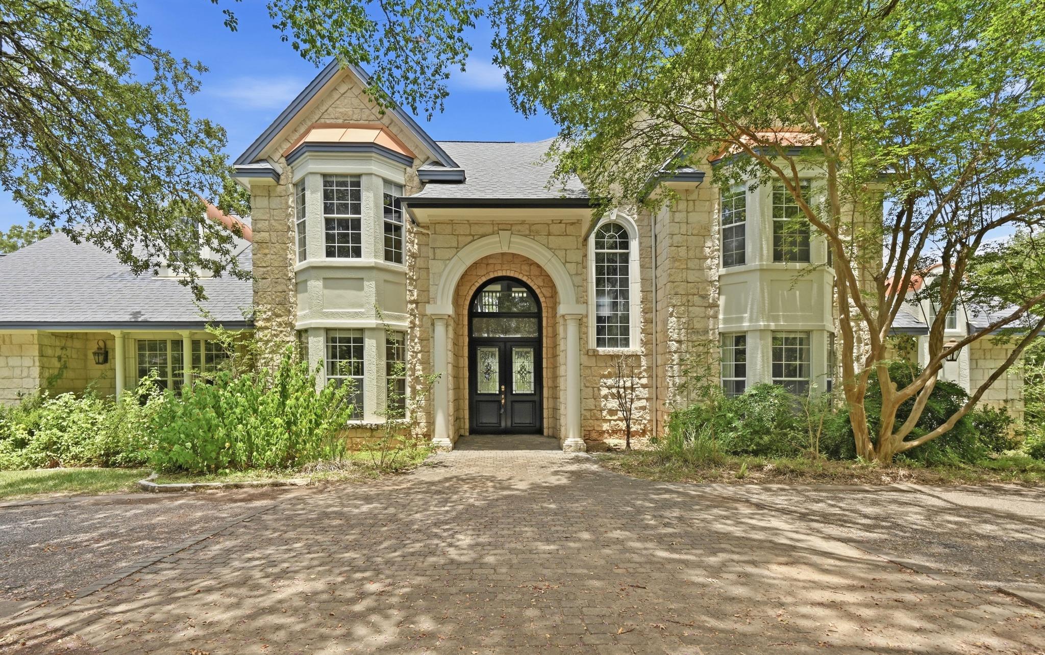 850 Jerrys LN