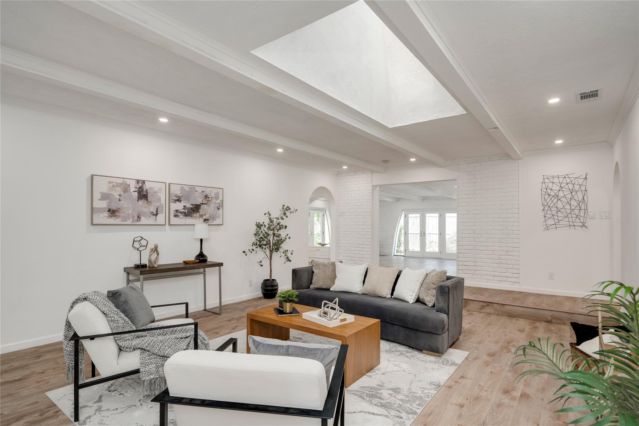 4202 Hills DR — photo 5