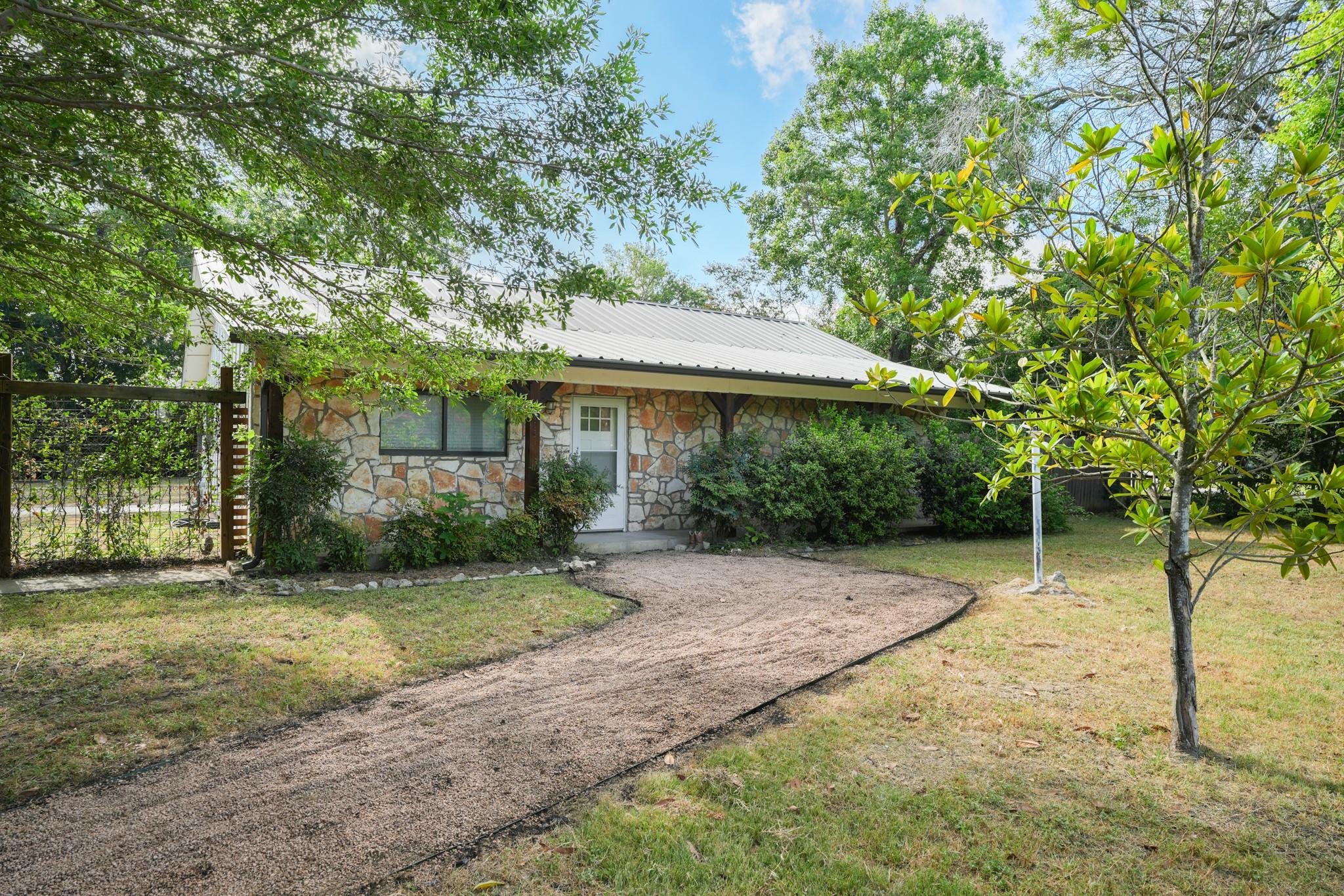 413 Sun Bonnet DR — photo 4