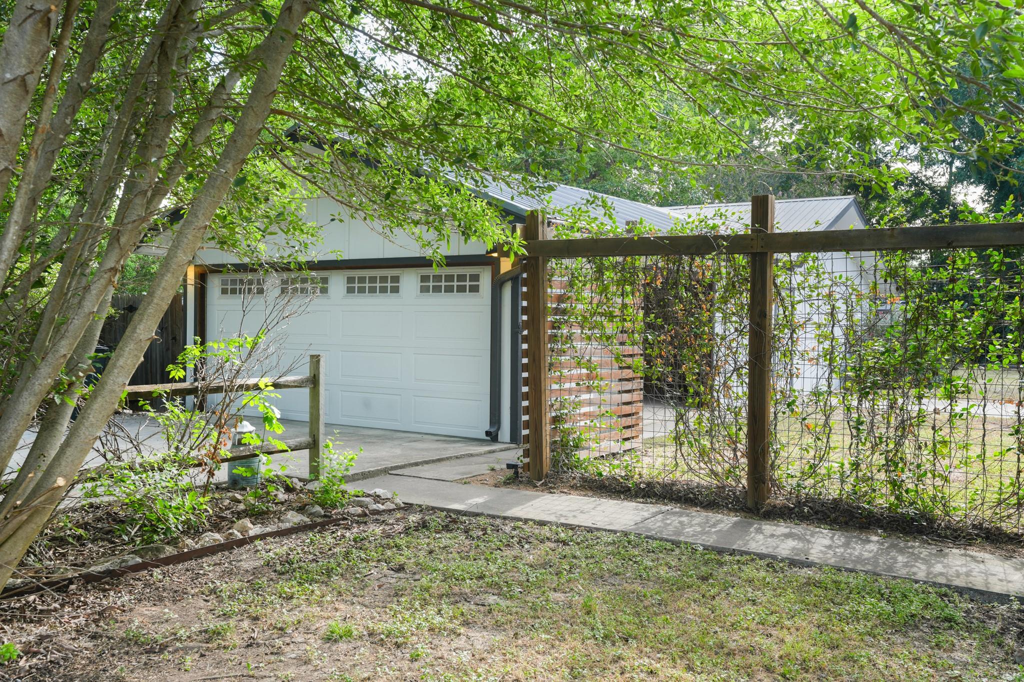 413 Sun Bonnet DR — photo 5