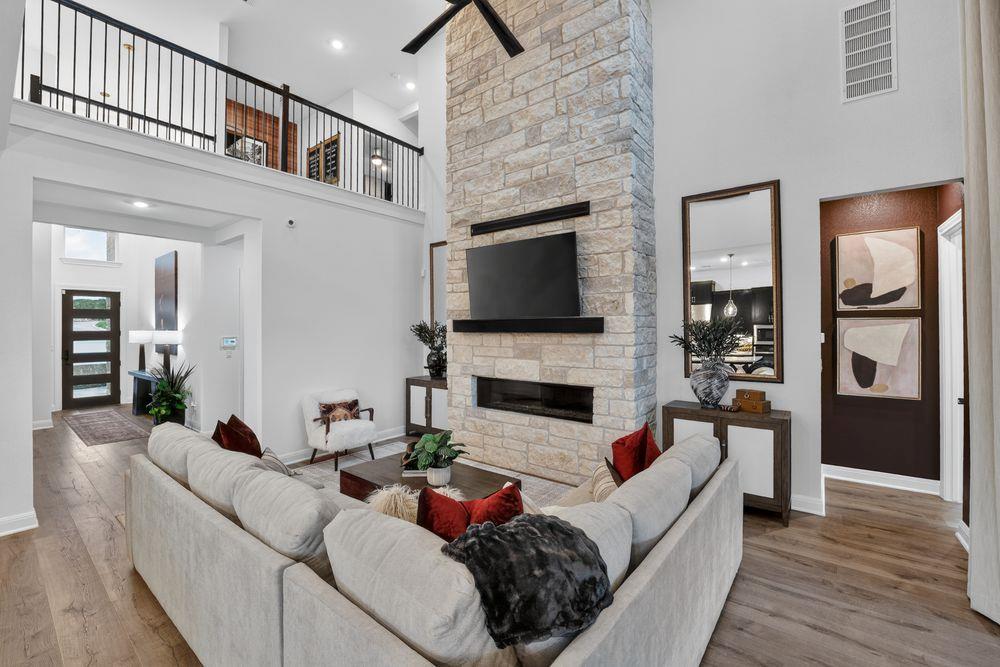 235 Belmont WAY — photo 4