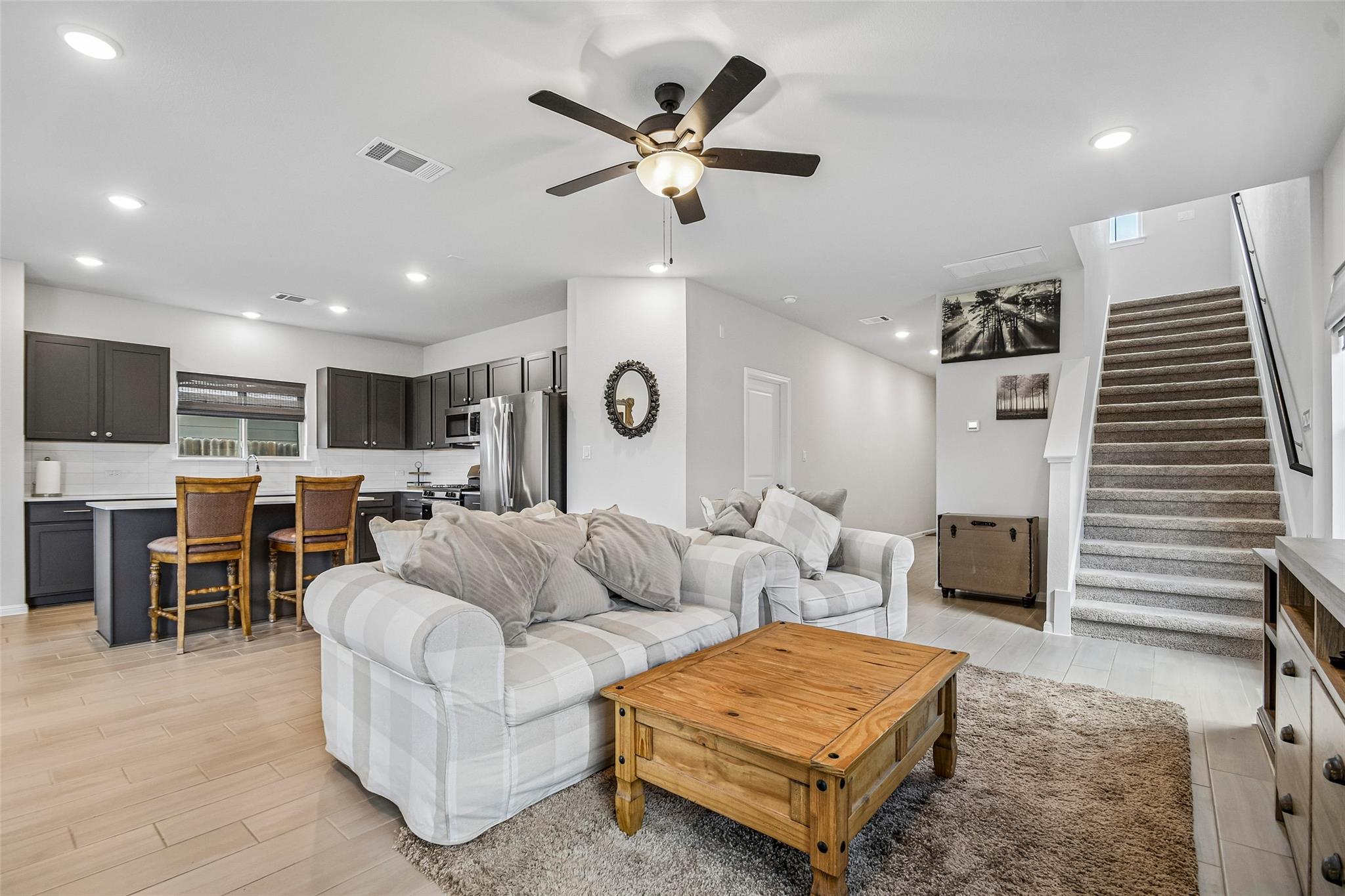 129 Trailstone DR — photo 4