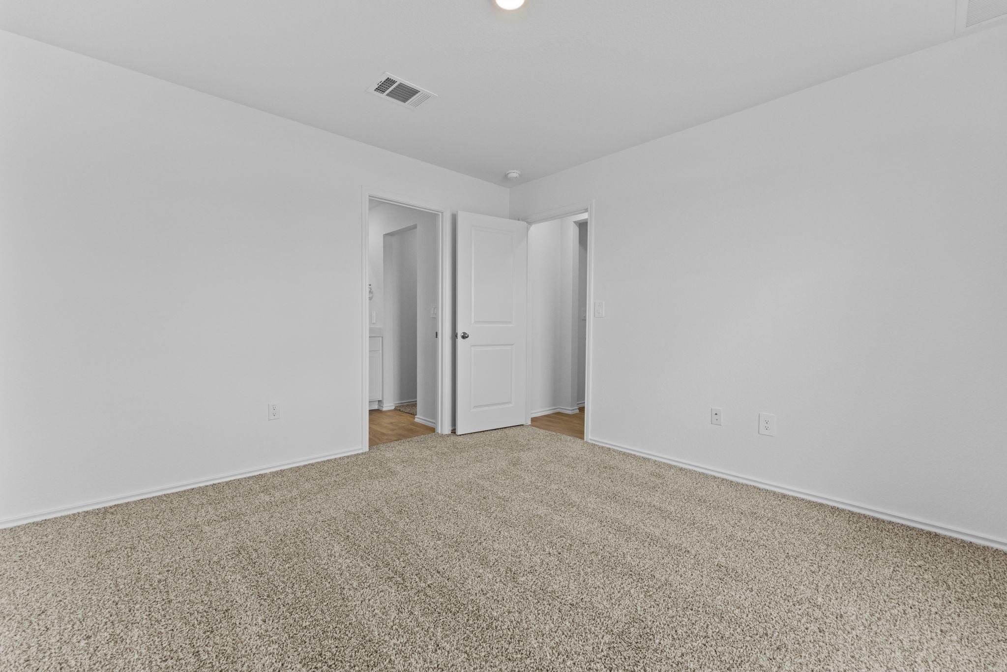 1061 Phantom Hill BLVD — photo 4