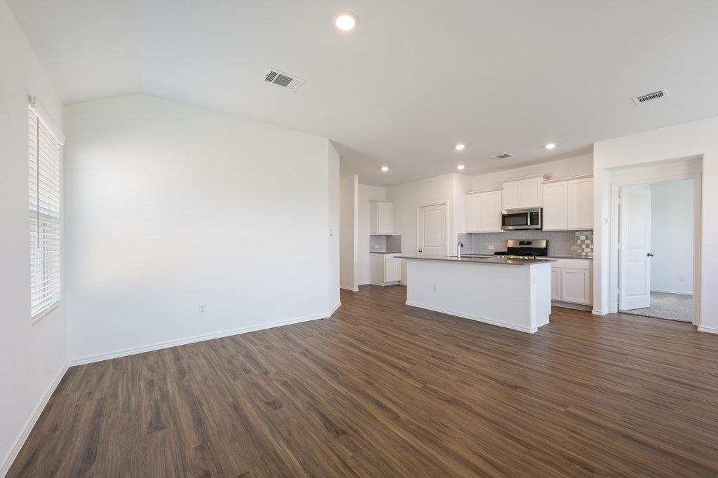 3210 Dusted Daisy ST — photo 4