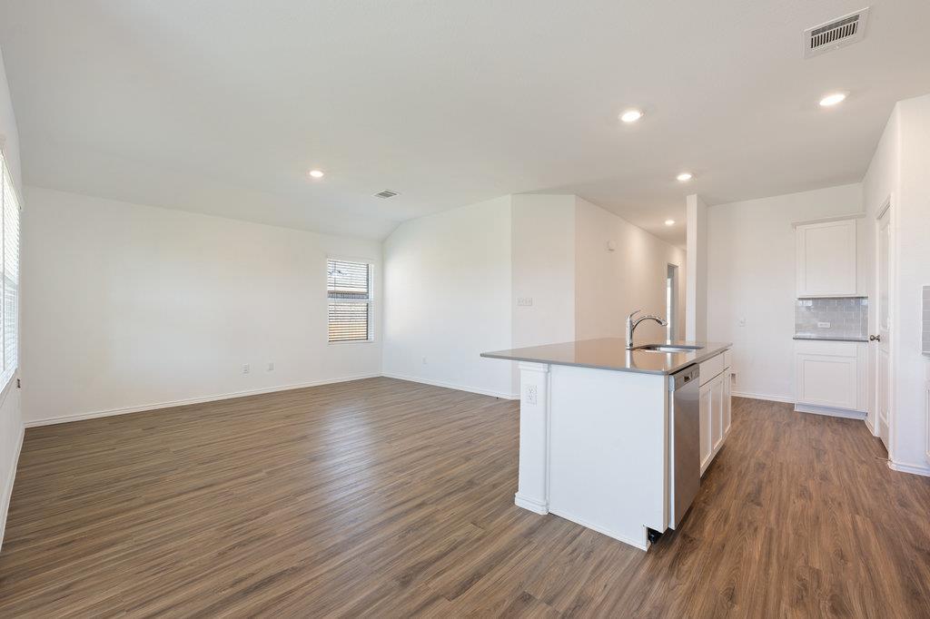 3210 Dusted Daisy ST — photo 5