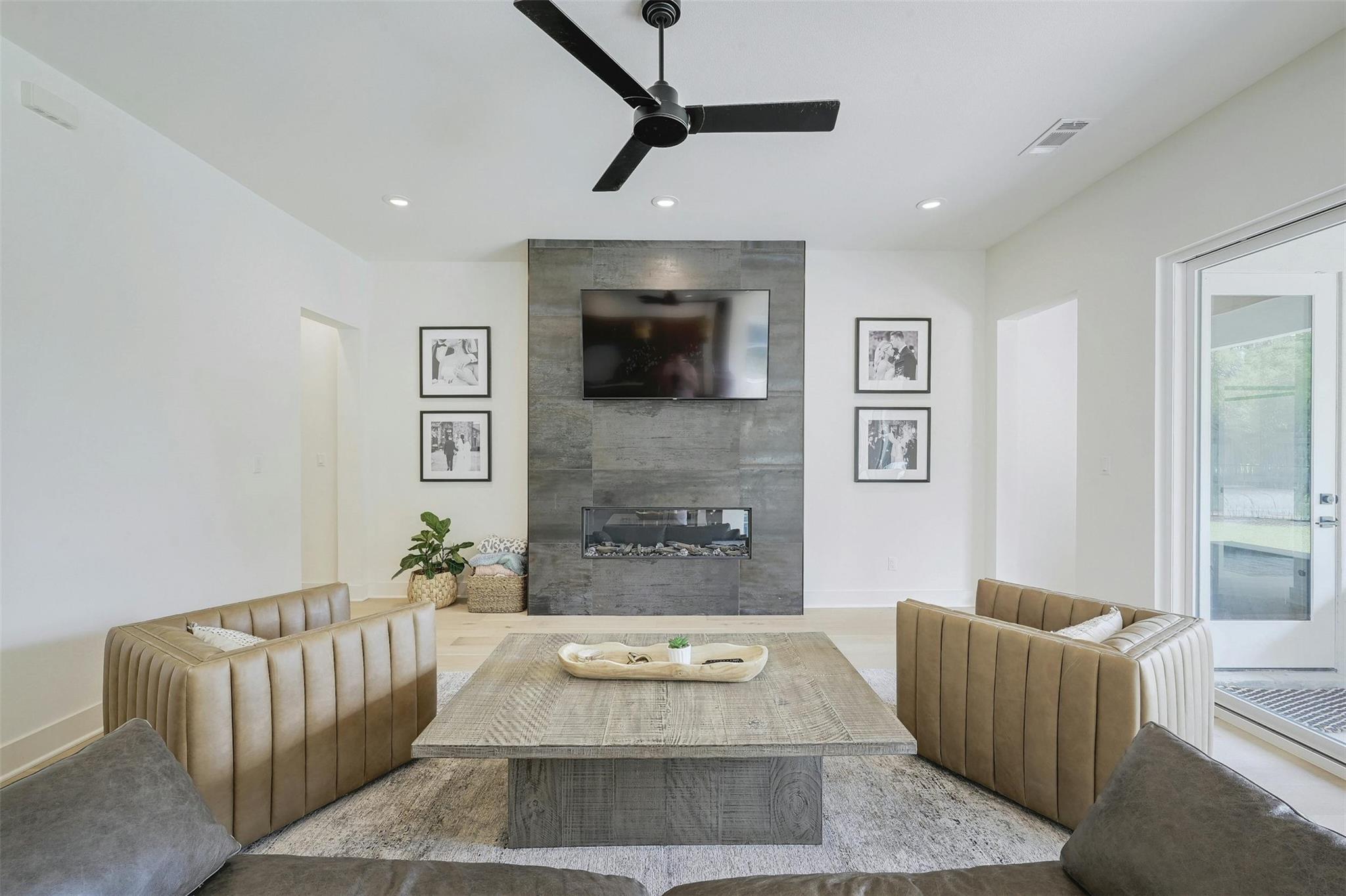 102 Menard CT — photo 3