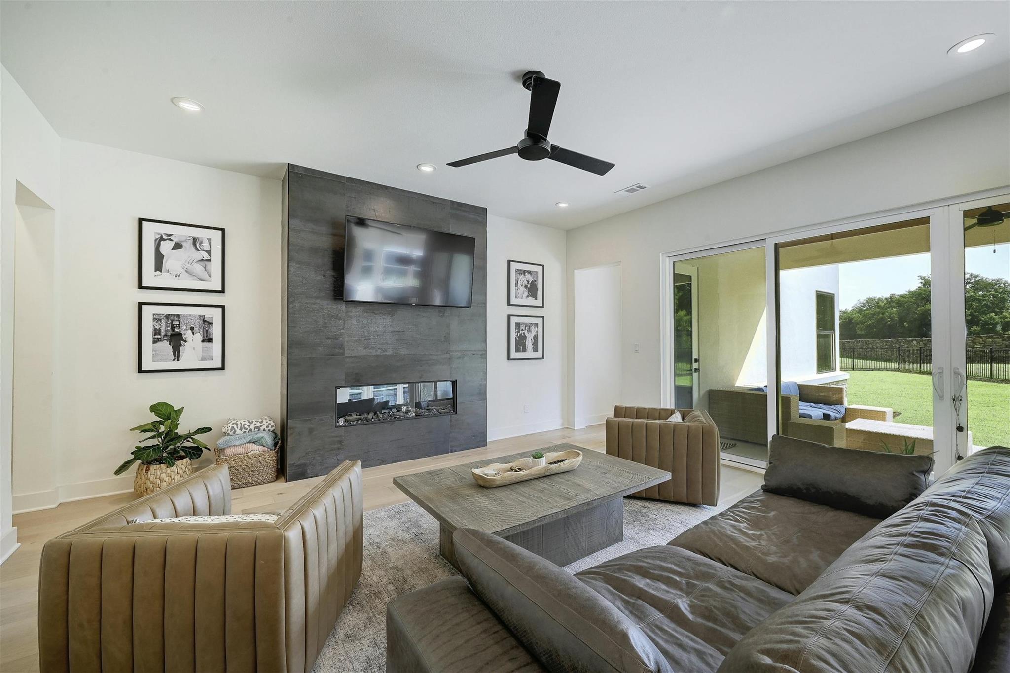 102 Menard CT — photo 4