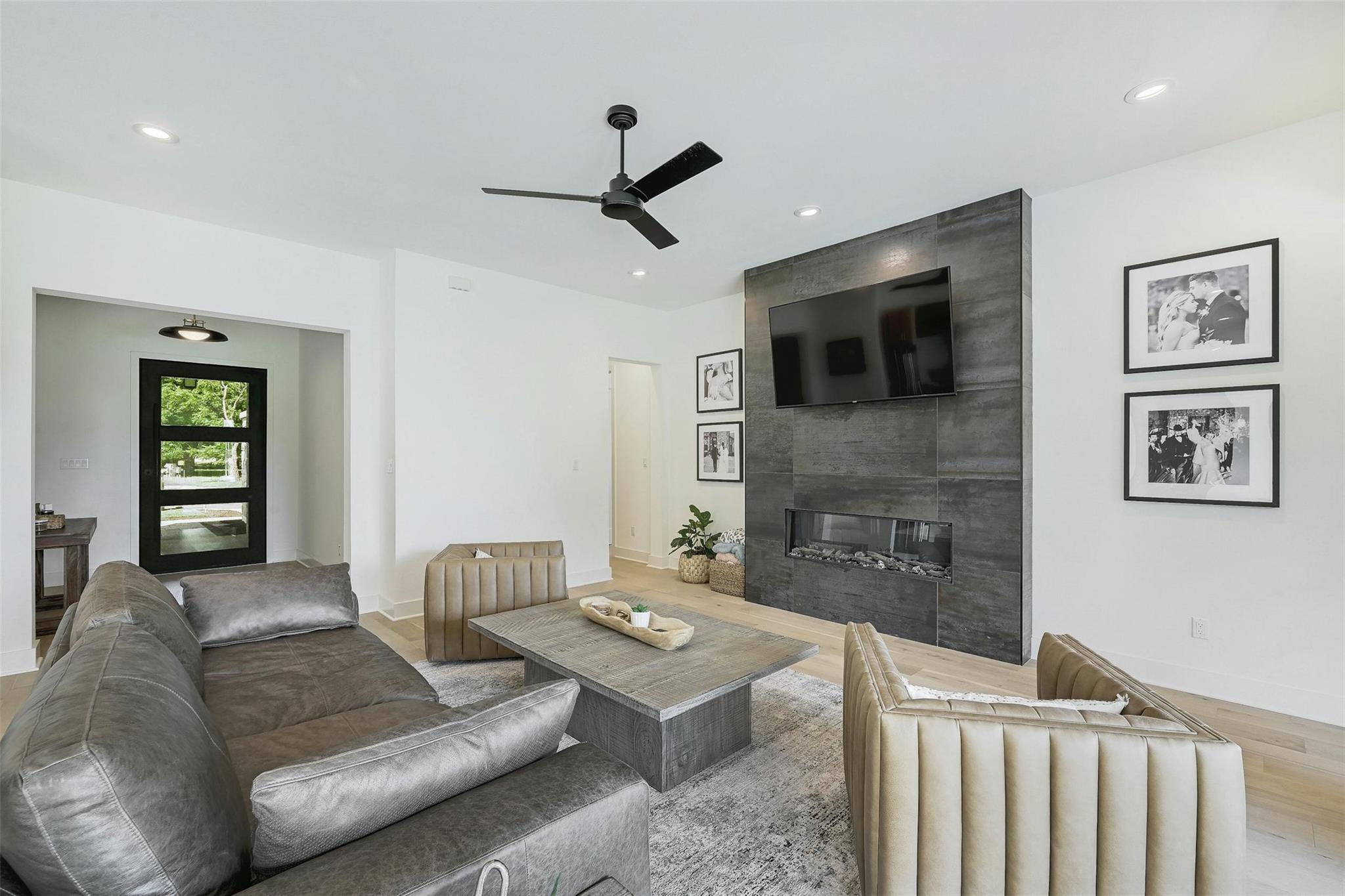 102 Menard CT — photo 5
