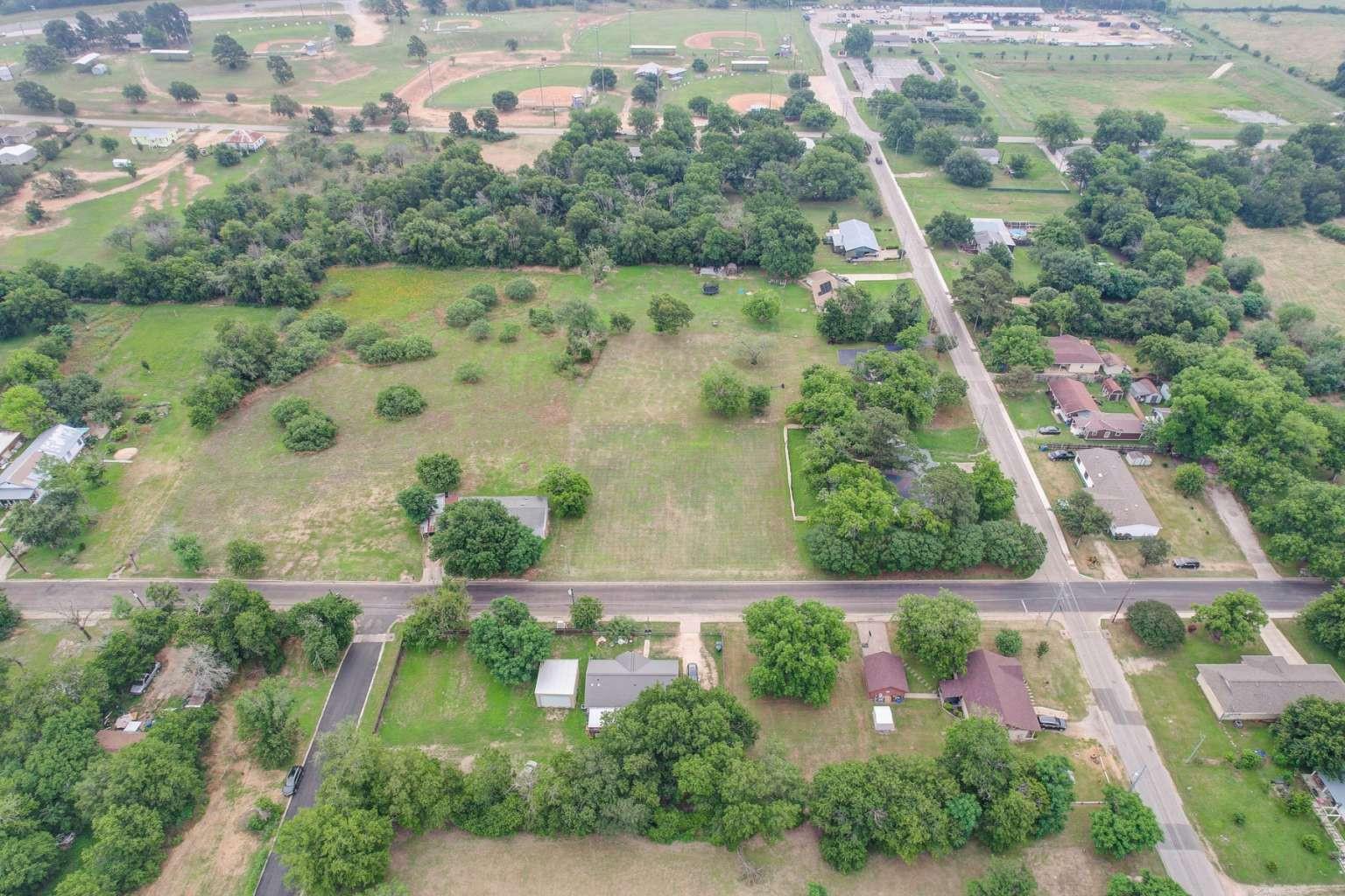2105 Pecan ST — photo 4