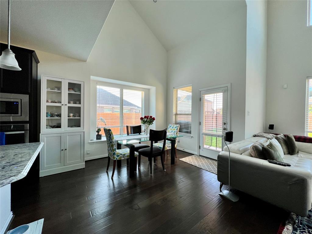 3900 Eland DR — photo 4