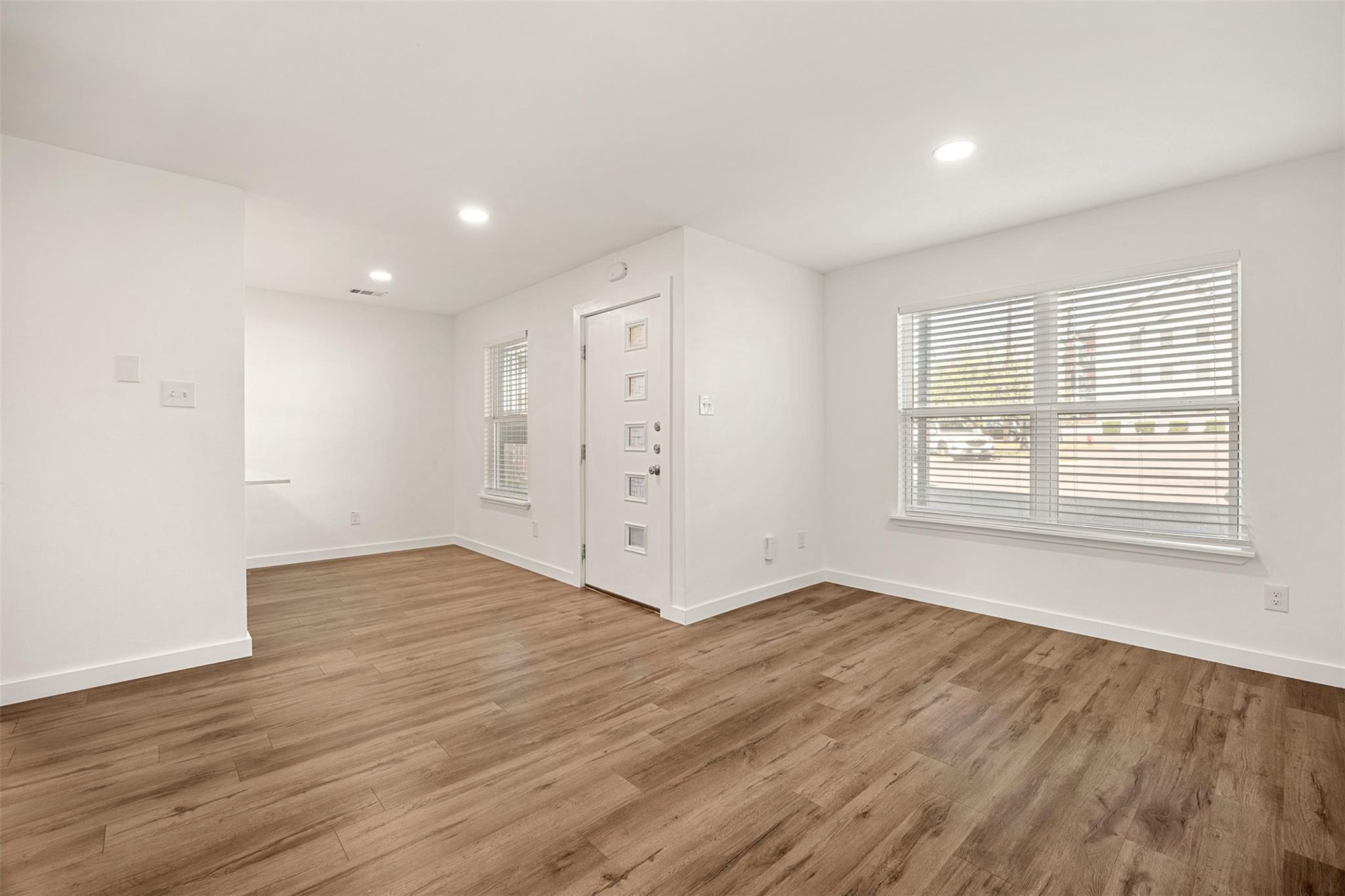6409 Burns ST #106 — photo 3