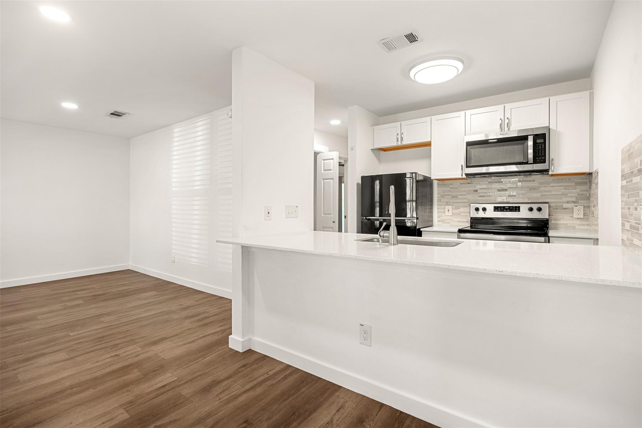 6409 Burns ST #106 — photo 5
