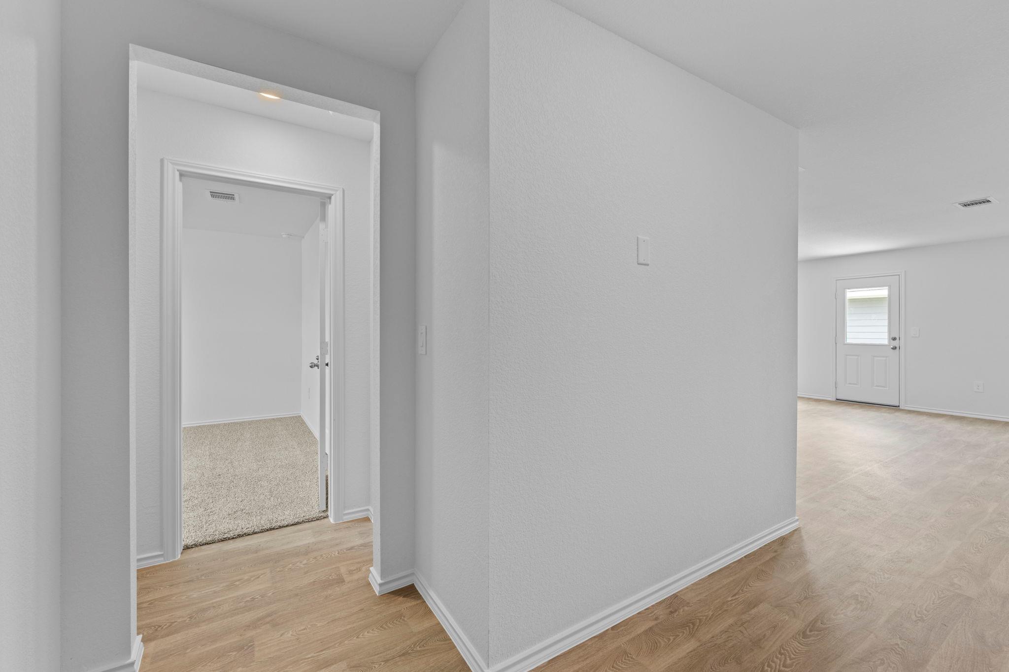 1039 Phantom Hill BLVD — photo 4
