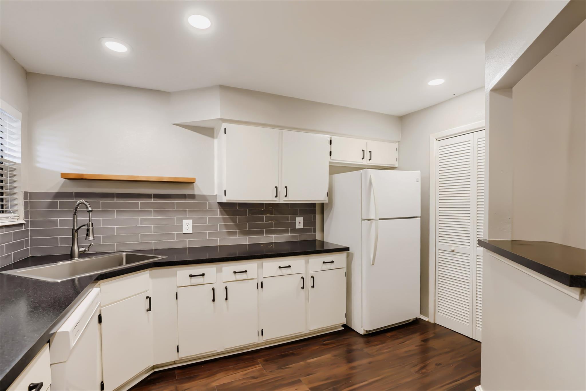 901 Mays ST #19 — photo 4