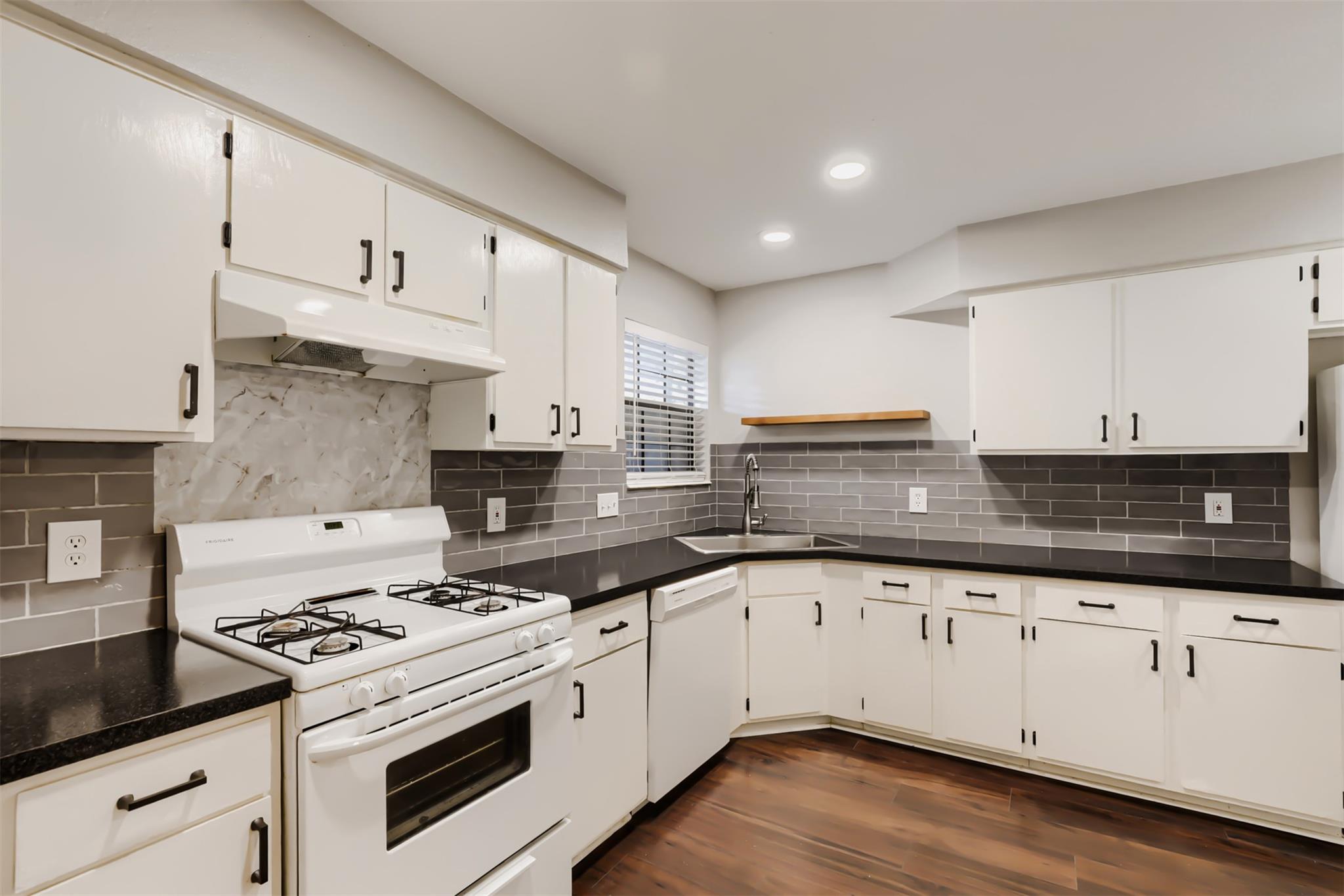 901 Mays ST #19 — photo 5
