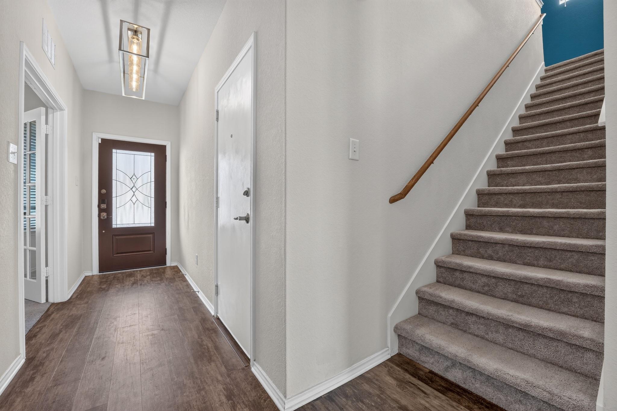 612 Sonterra BLVD — photo 3