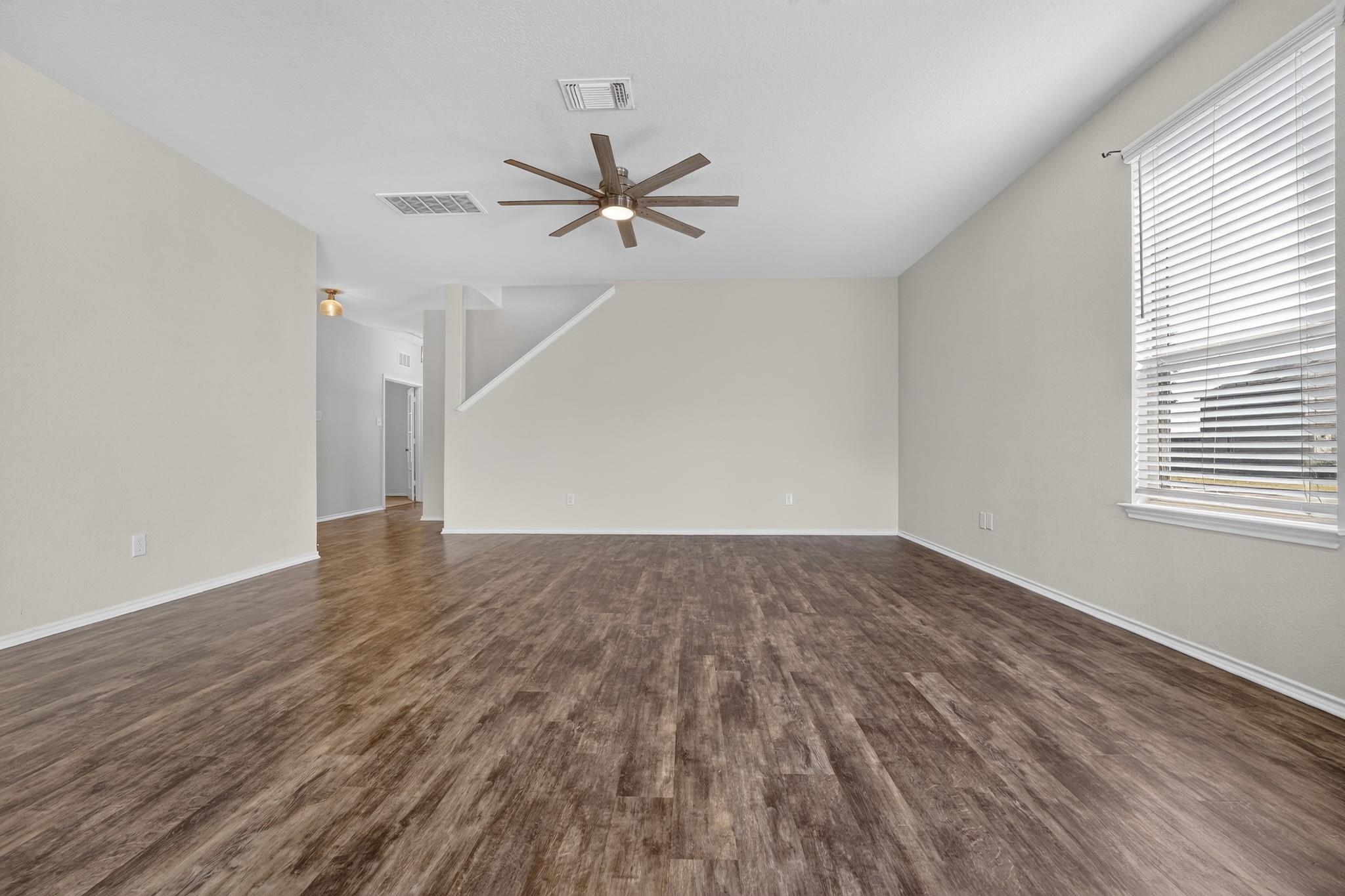 612 Sonterra BLVD — photo 5
