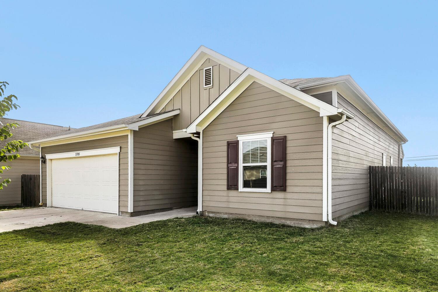 13705 Sherri Berry WAY — photo 3