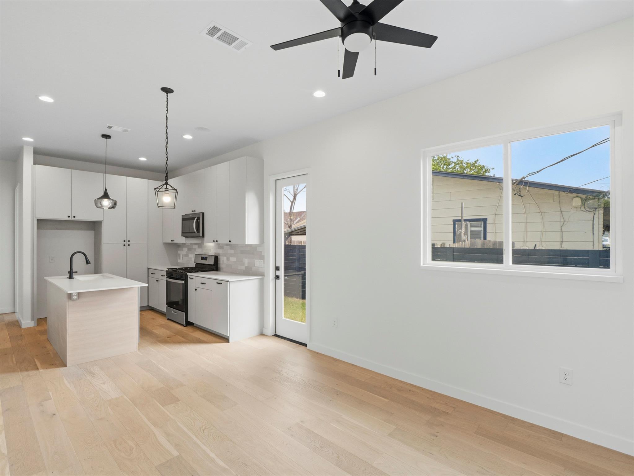 1106 Meadows DR #2 — photo 3