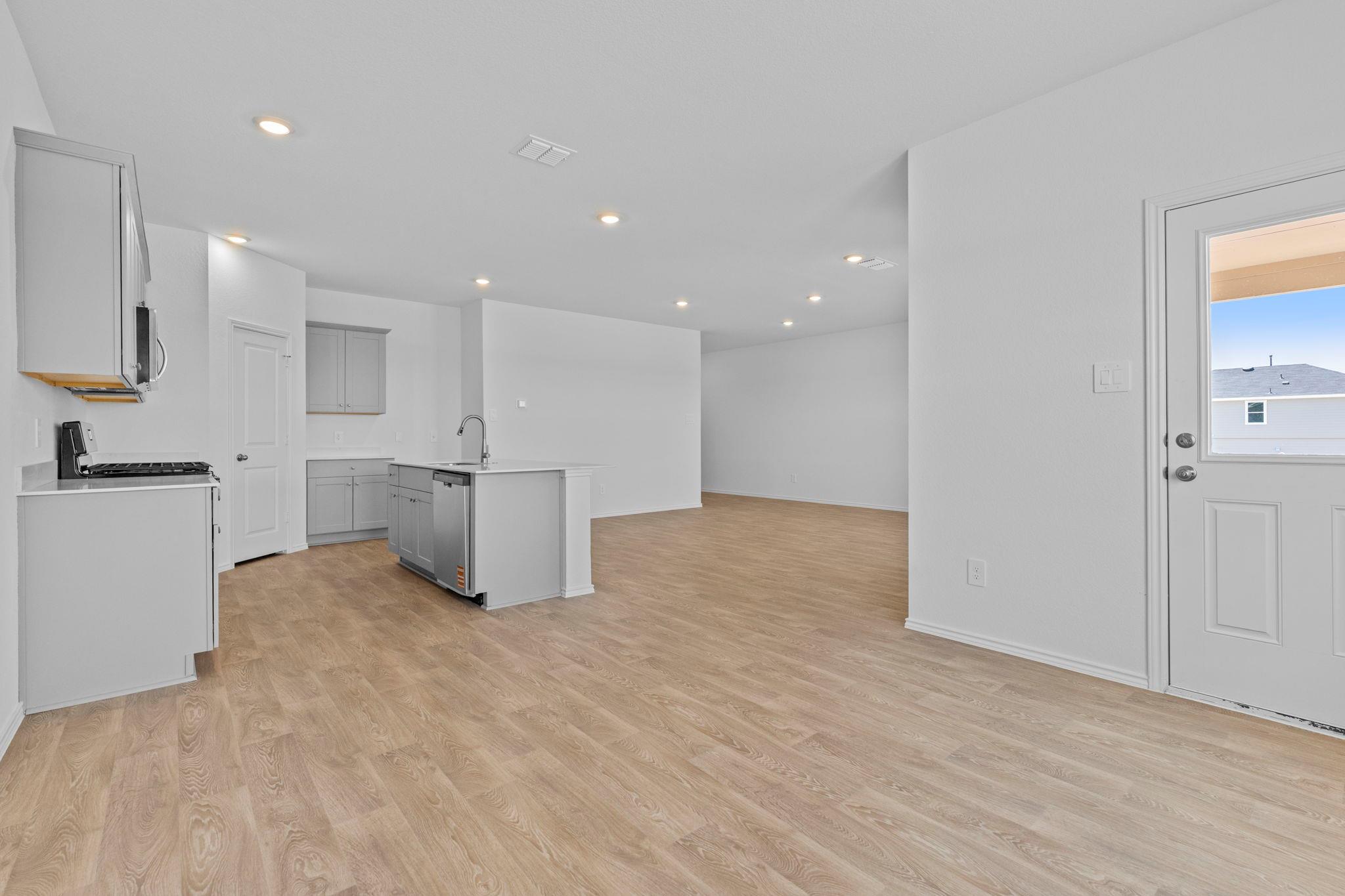175 Arnold LOOP — photo 4