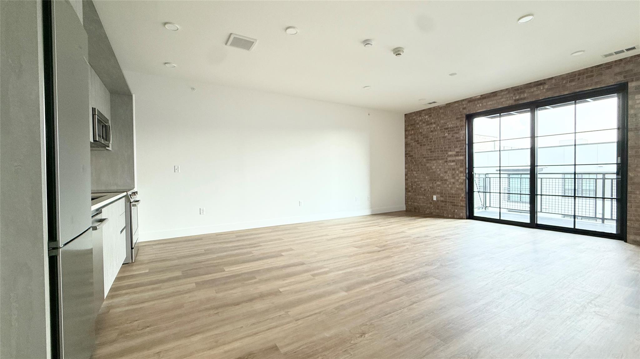 4315 Congress Ave #515 — photo 3
