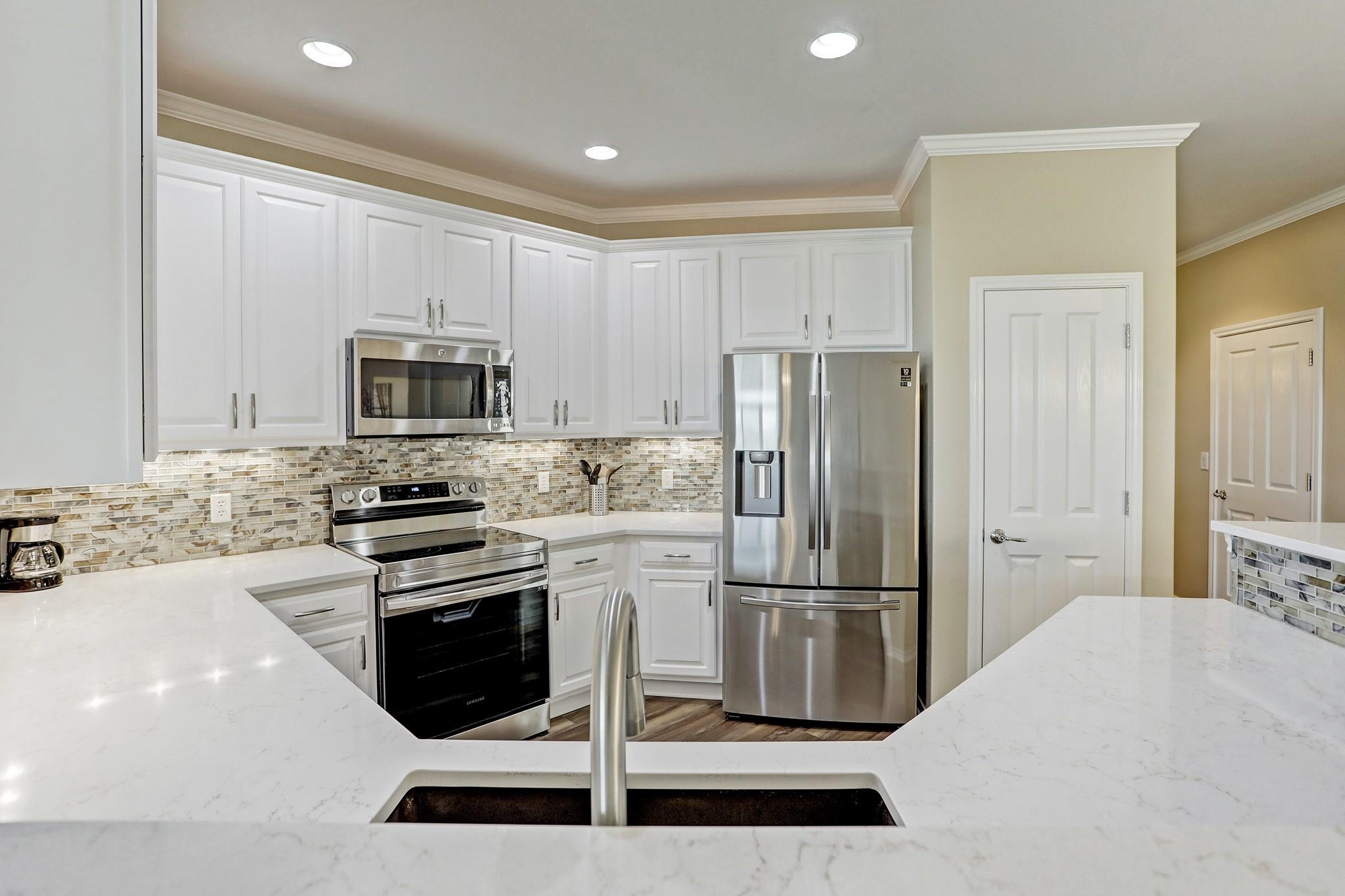 204 Monument Hill TRL — photo 4