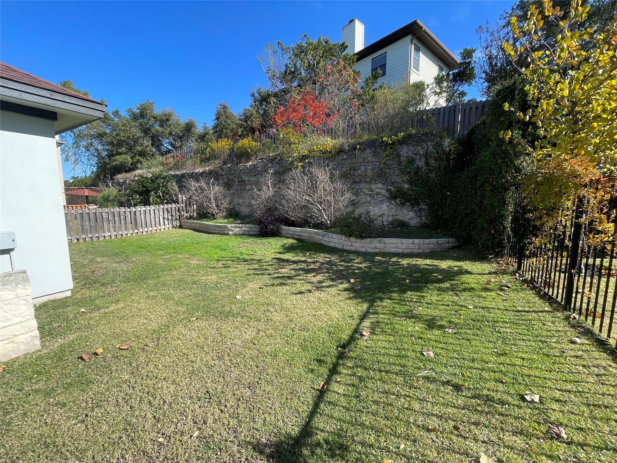 1213 Delsie DR #B — photo 4