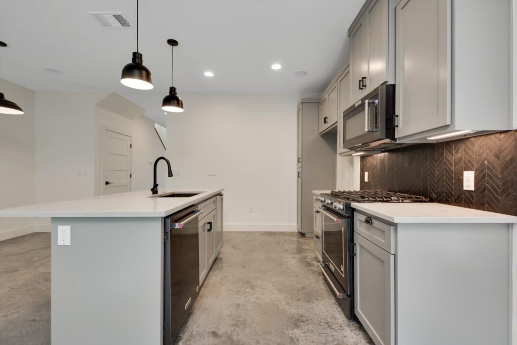 400 Monroe ST #A — photo 4