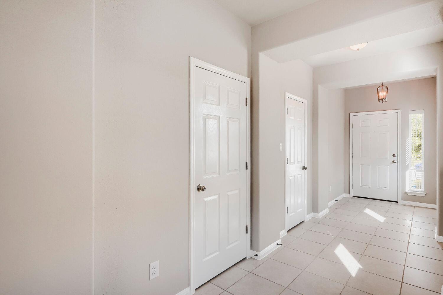 170 Silver Glen DR — photo 3