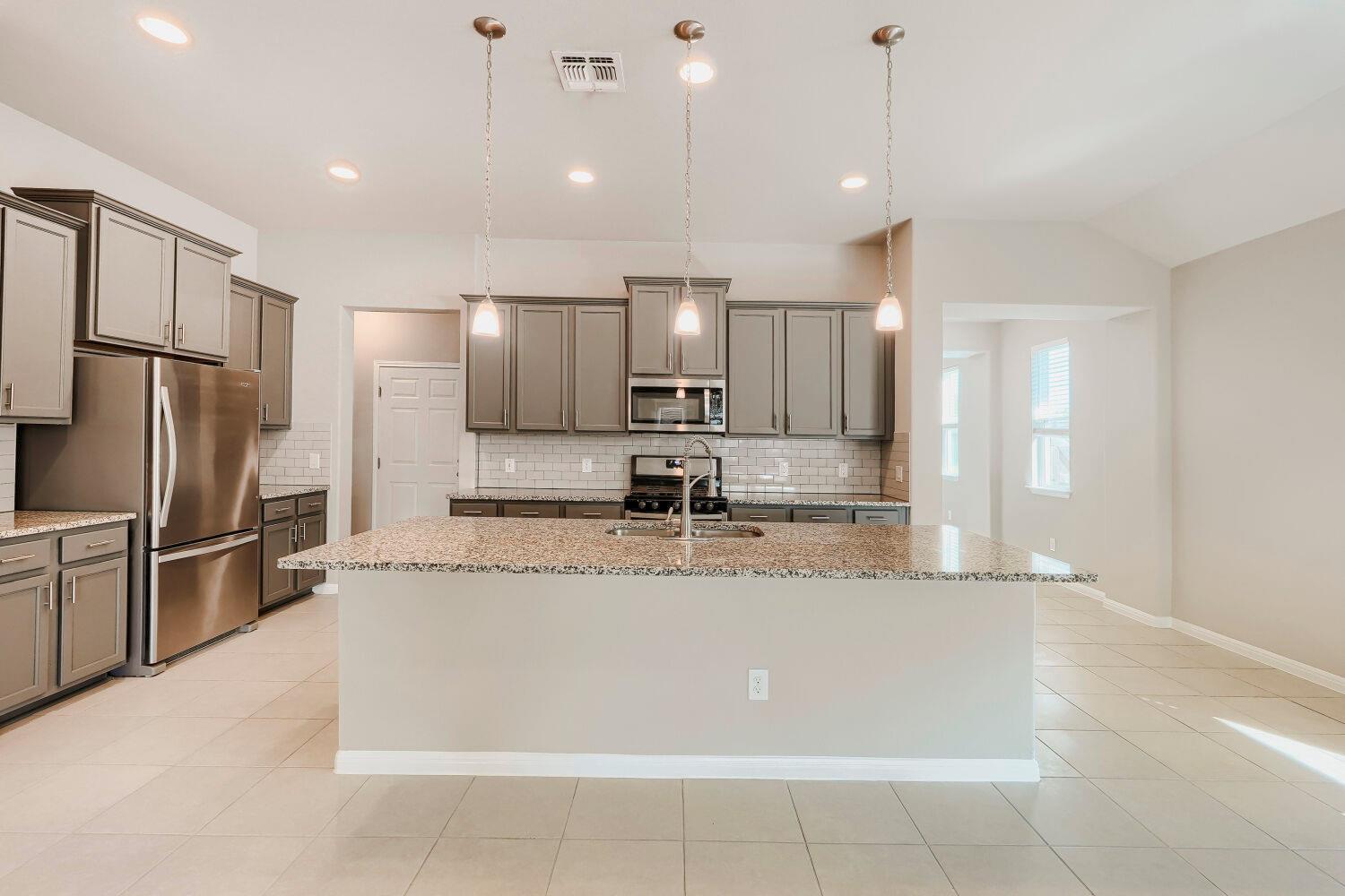 170 Silver Glen DR — photo 4