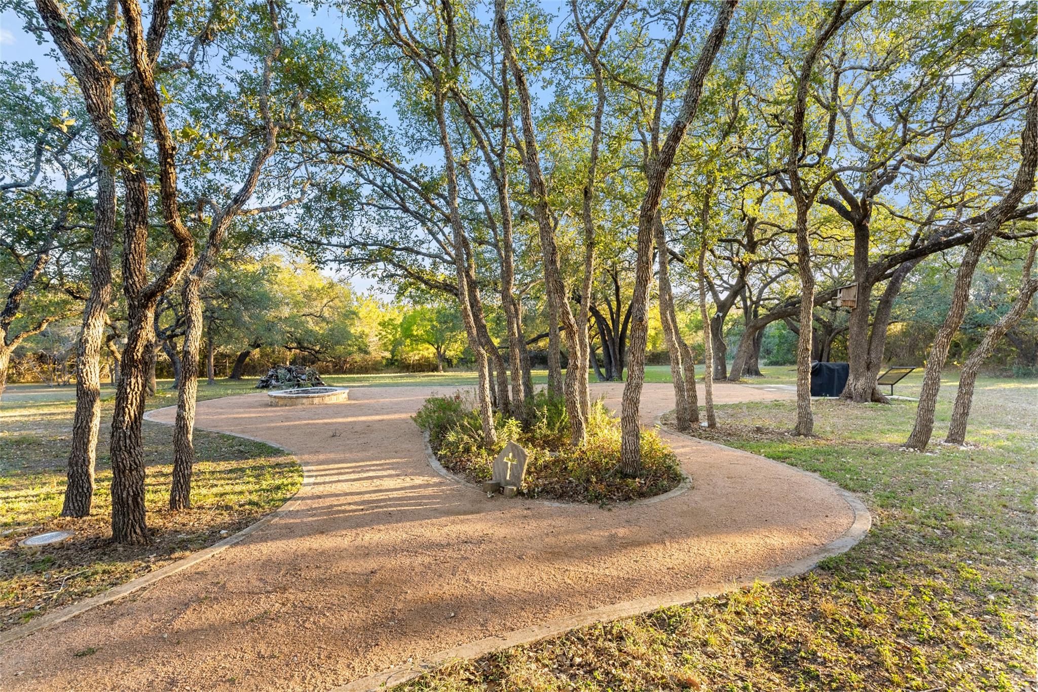 301 Crystal Meadows DR — photo 4