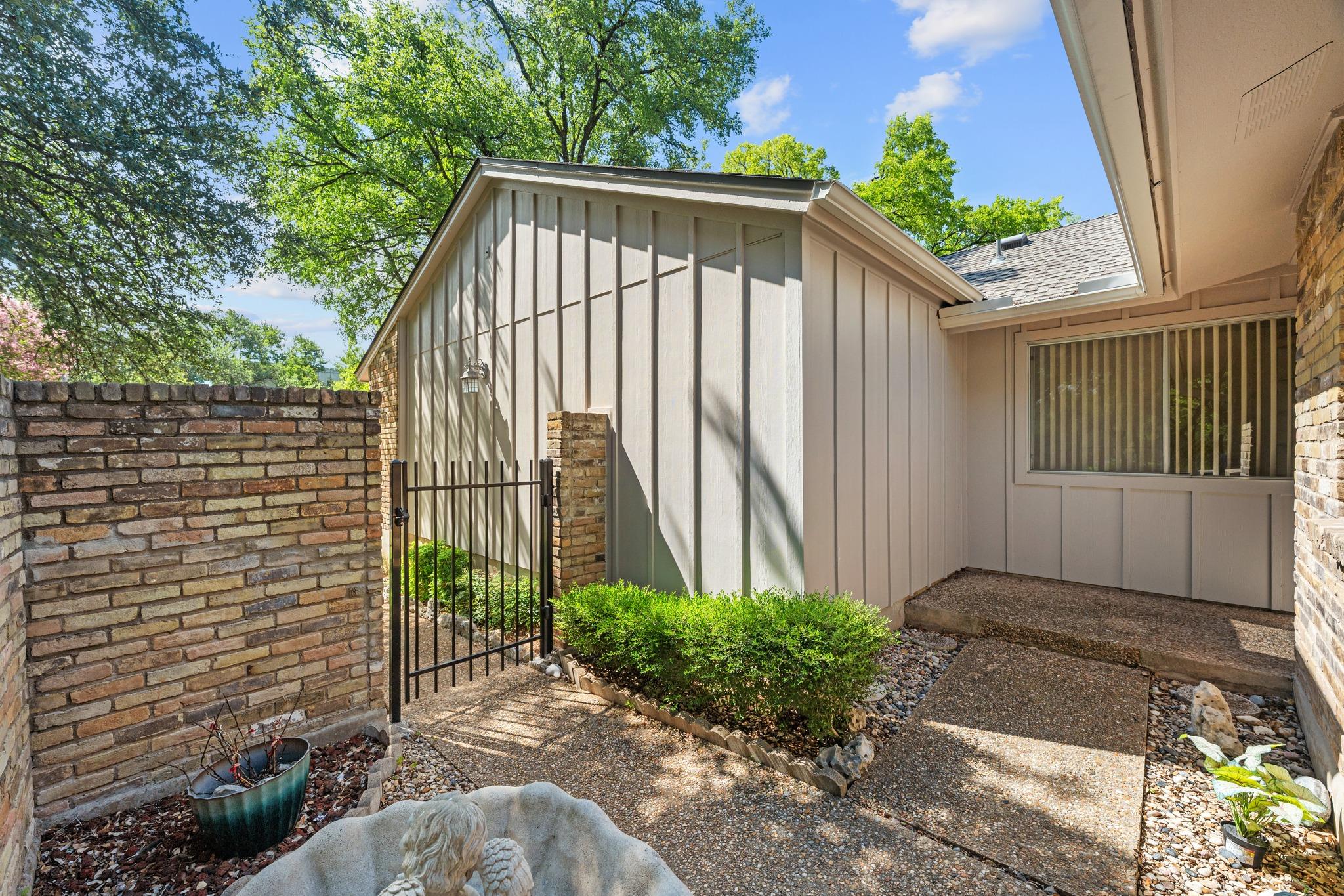 8318 Bent Tree RD — photo 4