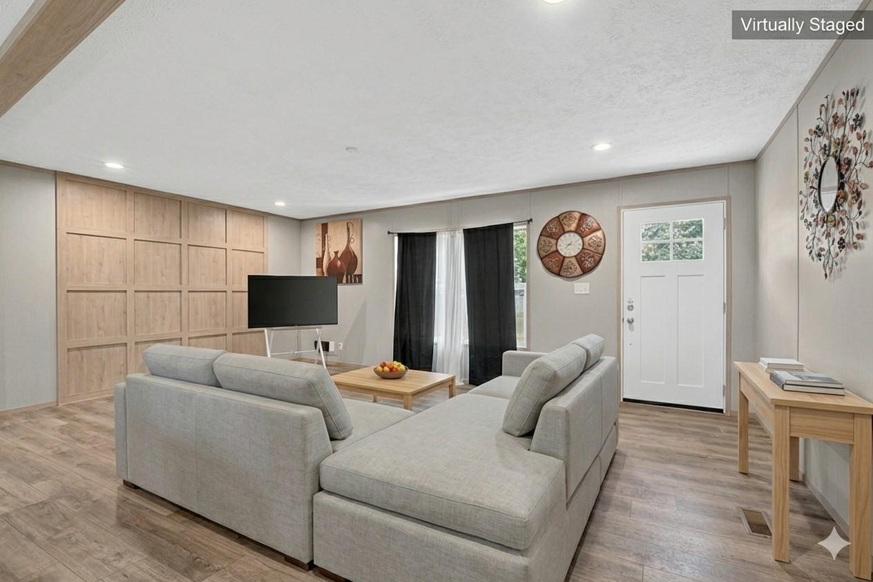 908 Yegua DR — photo 4