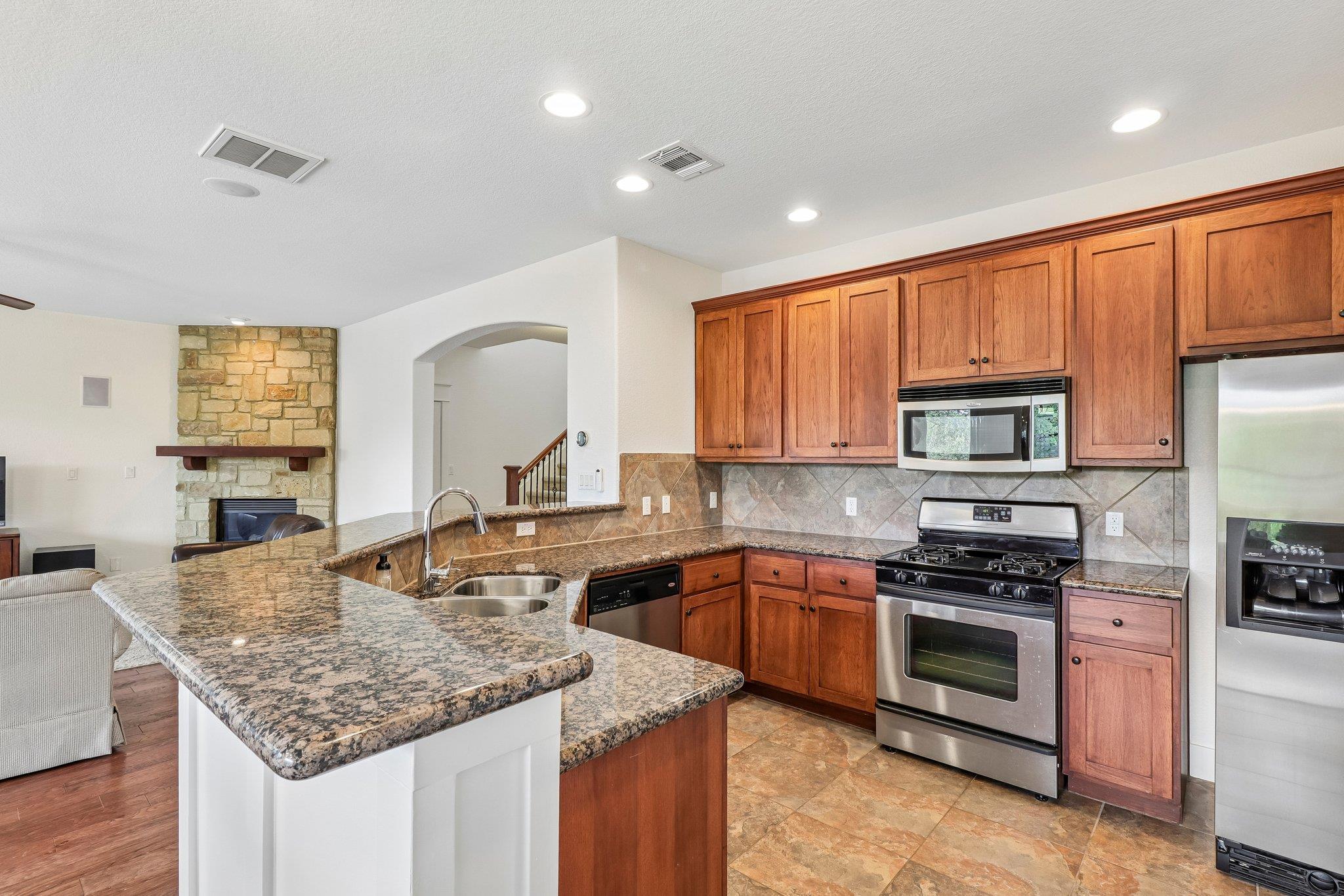 6805 Lantern View DR — photo 4
