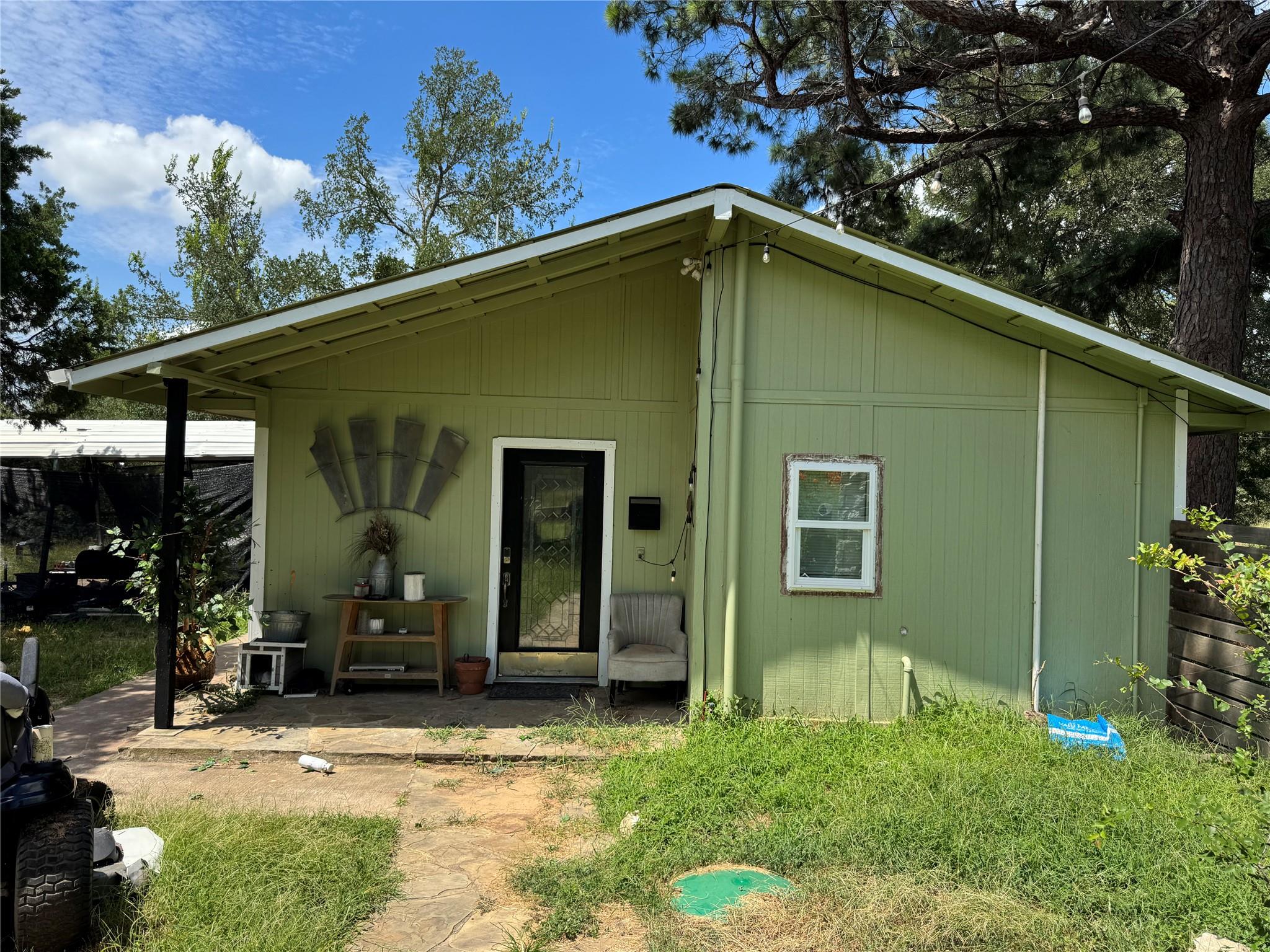 112 Michele DR — photo 3