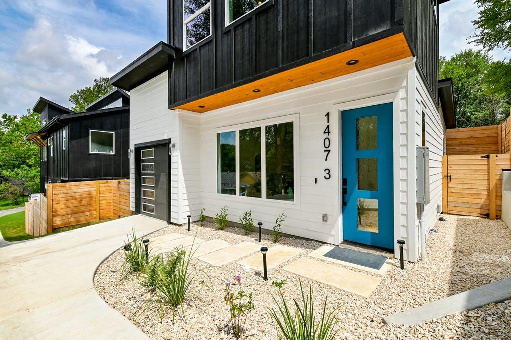 1407 Greenwood Ave #3 — photo 3