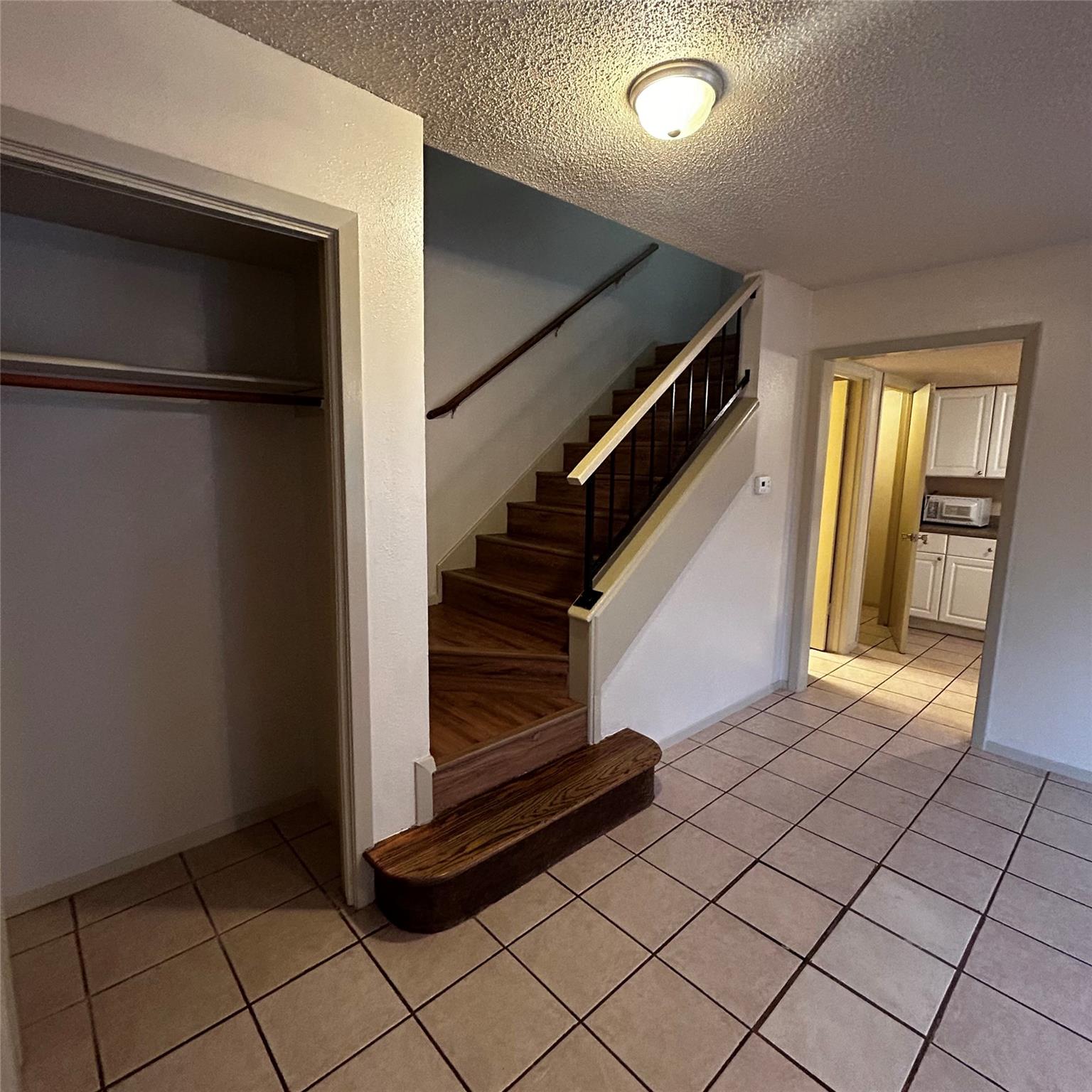 7204 Creekside DR #B — photo 4